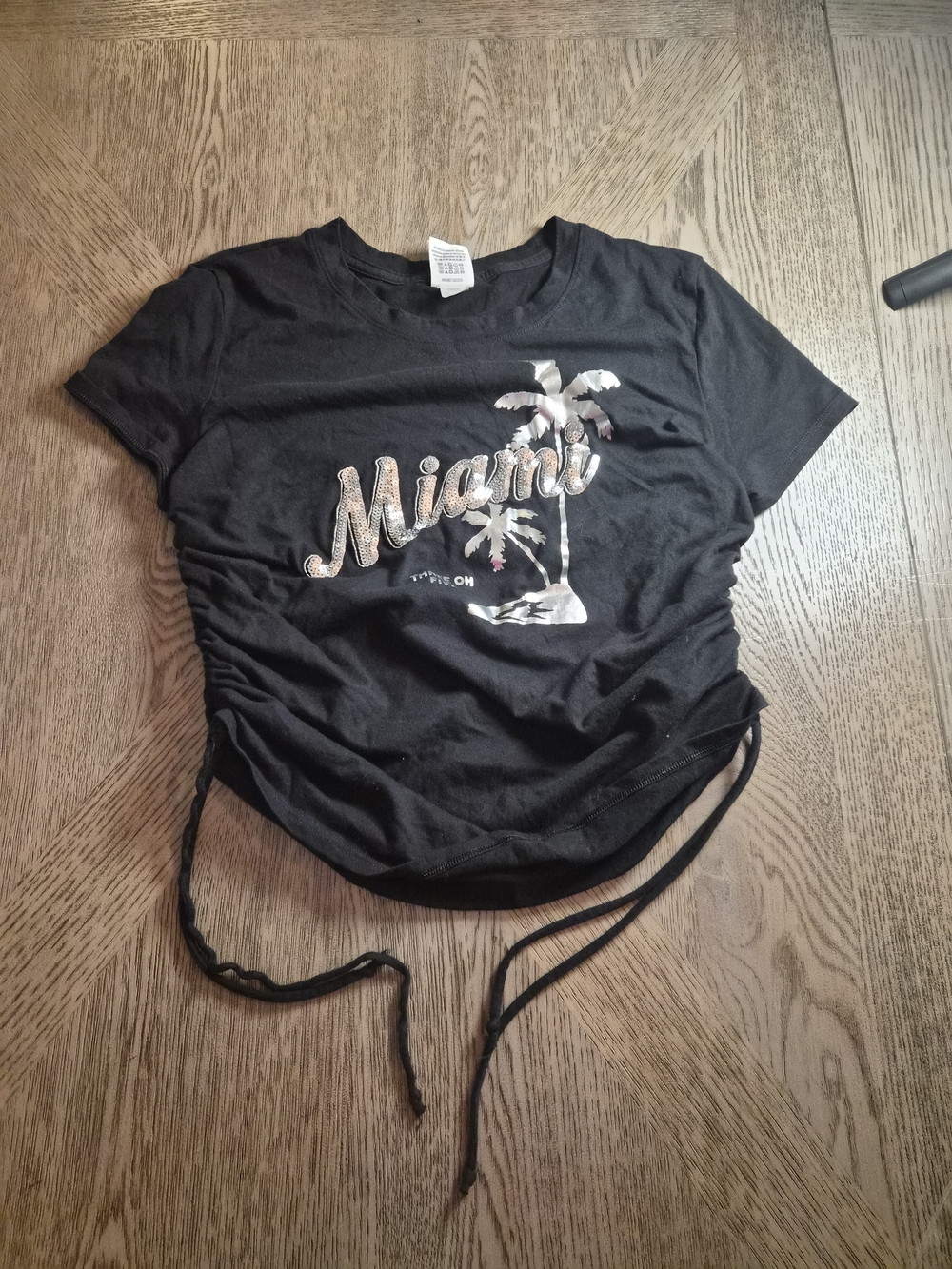 PINK Victoria's Secret Black 'Miami' Cropped Ruched Tee